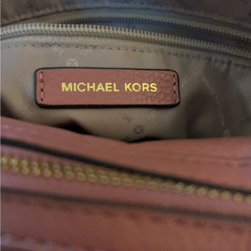 Michael Kors Blush pink Studded pebbled leather Shoulder Bag with chain handles. - Picture 11 of 16